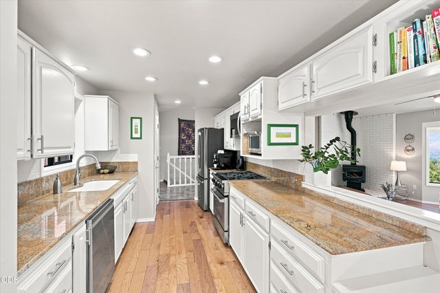 1750 Crestview Drive, Ashland, OR 97520