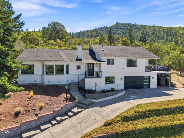 1750 Crestview Drive, Ashland, OR 97520
