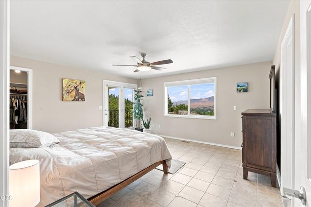 1750 Crestview Drive, Ashland, OR 97520