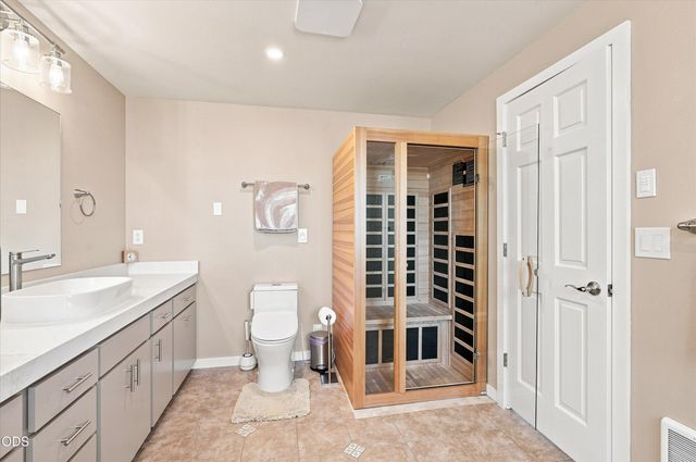1750 Crestview Drive, Ashland, OR 97520