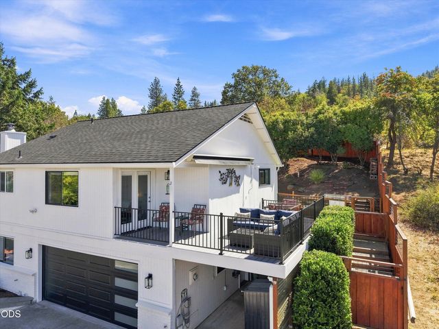 1750 Crestview Drive, Ashland, OR 97520
