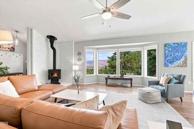 1750 Crestview Drive, Ashland, OR 97520