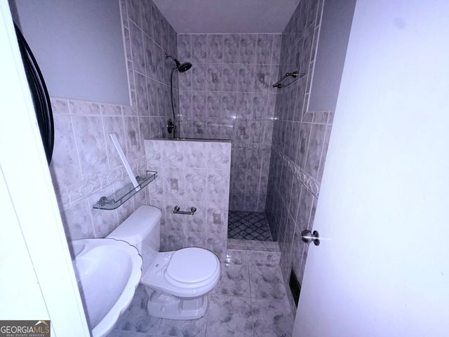 5074 BROWNLEE Road, Lilburn, GA 30047