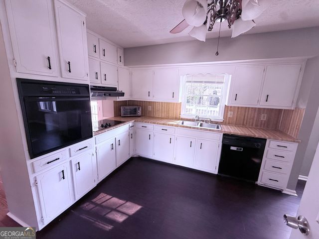 5074 BROWNLEE Road, Lilburn, GA 30047