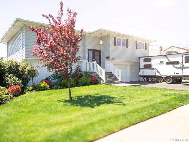 3618 Ladonia Street, Seaford, NY 11783