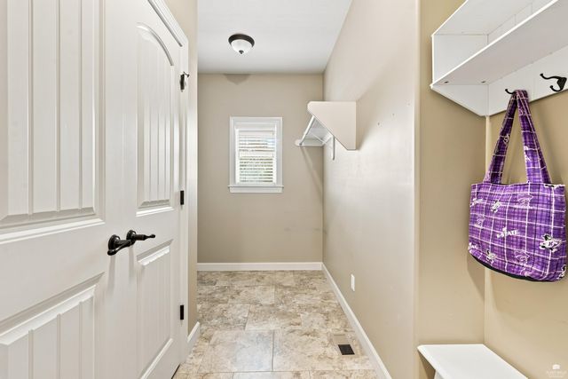 1100 Lee Mill Circle, Manhattan, KS 66503