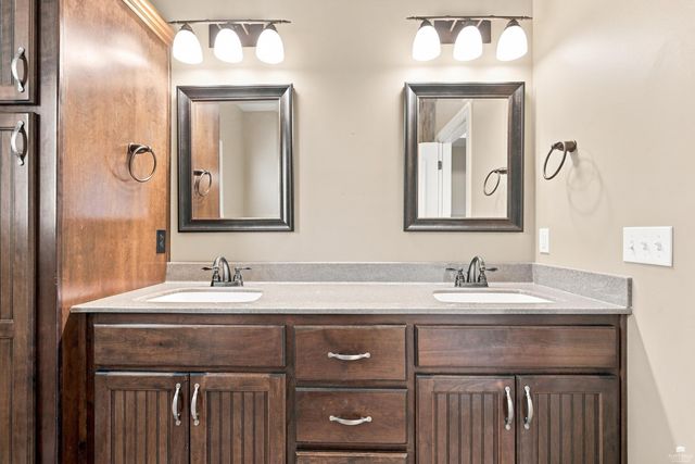 1100 Lee Mill Circle, Manhattan, KS 66503