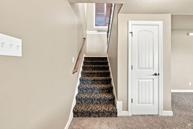 1100 Lee Mill Circle, Manhattan, KS 66503