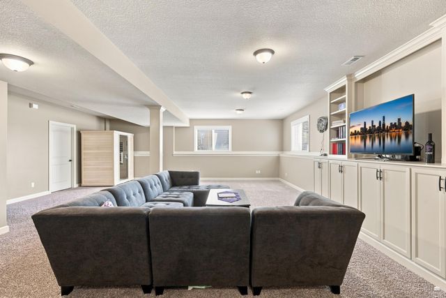 1100 Lee Mill Circle, Manhattan, KS 66503