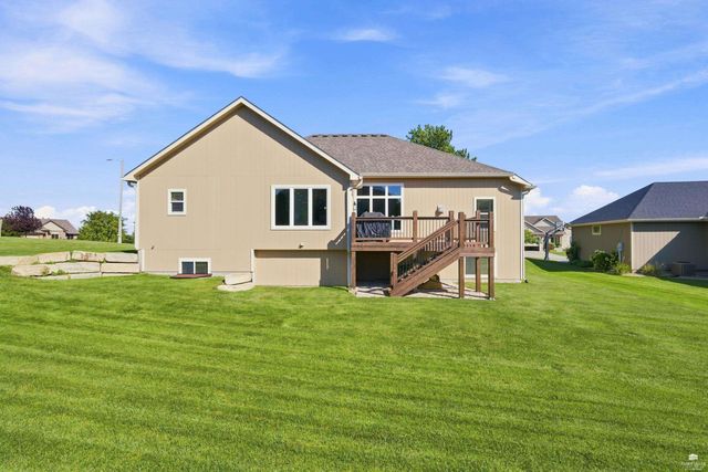 1100 Lee Mill Circle, Manhattan, KS 66503