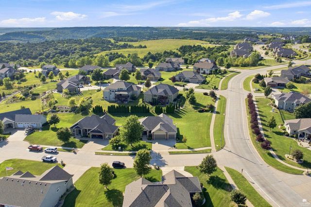 1100 Lee Mill Circle, Manhattan, KS 66503