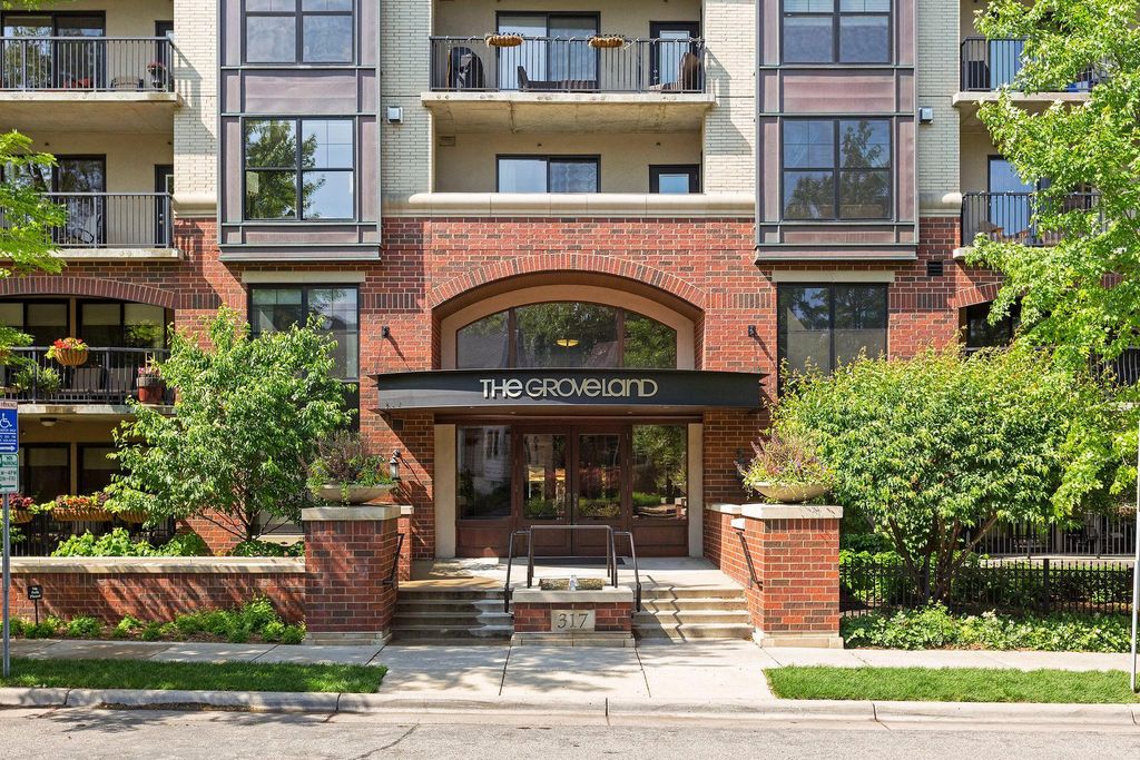 317 Groveland Avenue 311, Minneapolis, MN 55403 — exterior