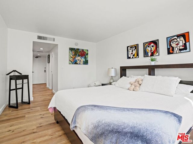 800 W 1st Street 905, Los Angeles, CA 90012