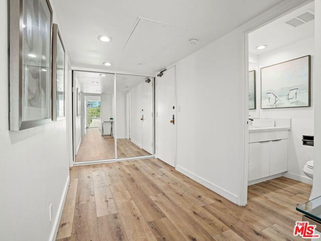 800 W 1st Street 905, Los Angeles, CA 90012