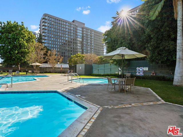 800 W 1st Street 905, Los Angeles, CA 90012