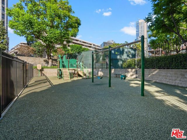 800 W 1st Street 905, Los Angeles, CA 90012