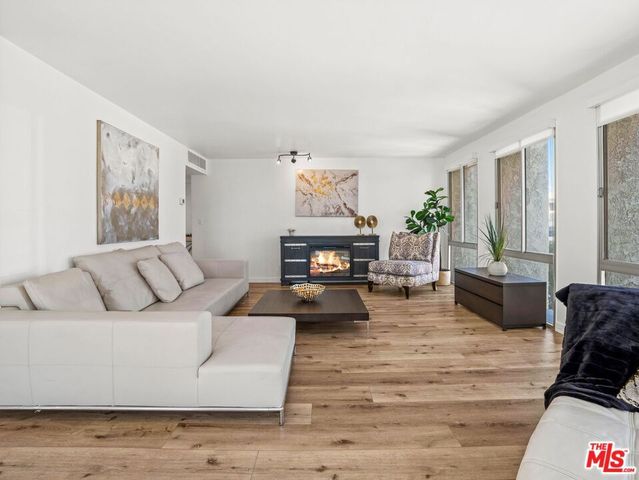 800 W 1st Street 905, Los Angeles, CA 90012