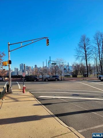 6515 JFK Blvd E 4 Q, West New York, NJ 07093