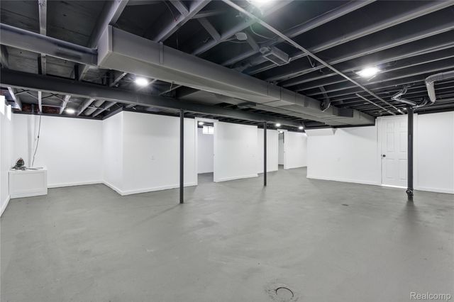 2377 Avery Drive, Troy, MI 48085