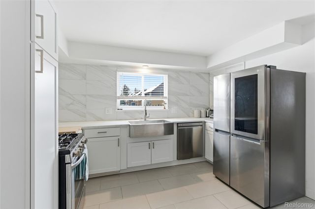 2377 Avery Drive, Troy, MI 48085