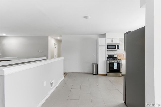 2377 Avery Drive, Troy, MI 48085