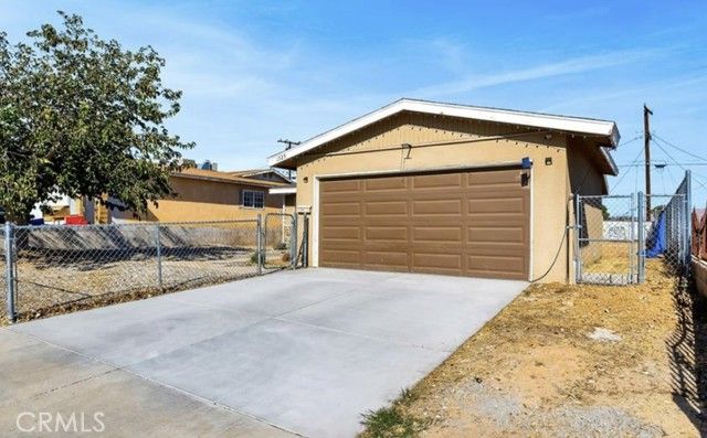1725 De Anza, Barstow, CA 92311