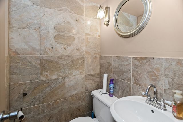 16506 Kenwood Avenue, South Holland, IL 60473