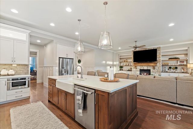 1895 N Rivington Way, Eagle, ID 83616