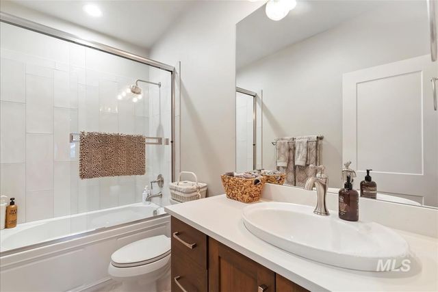 1895 N Rivington Way, Eagle, ID 83616