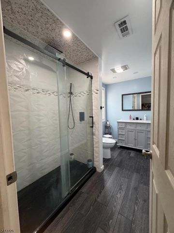 221 Center St, Elizabeth City, NJ 07202