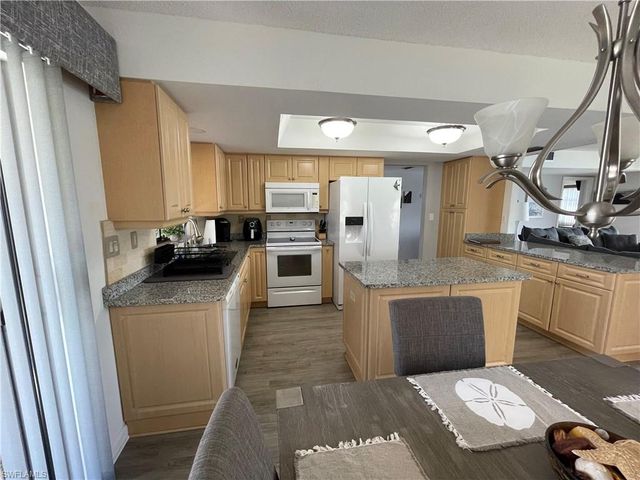 3722 12th AVE F1, Cape Coral, FL 33904