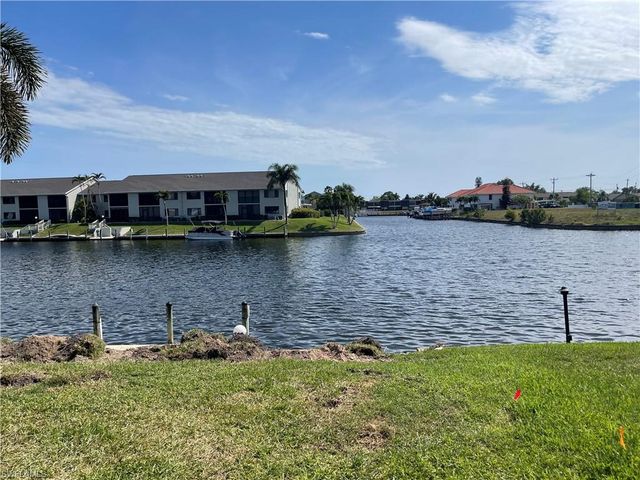 3722 12th AVE F1, Cape Coral, FL 33904
