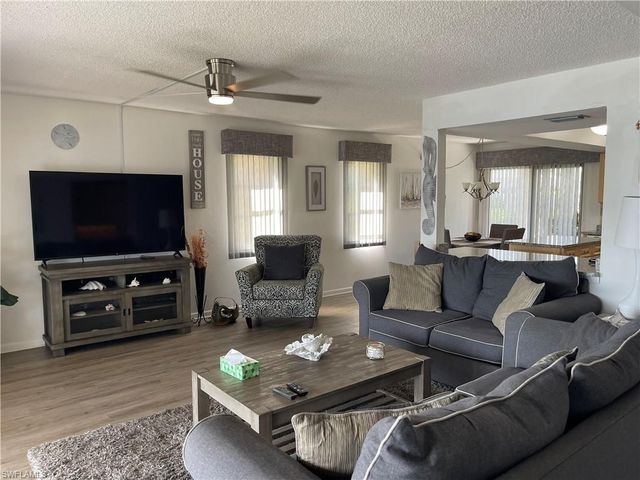 3722 12th AVE F1, Cape Coral, FL 33904