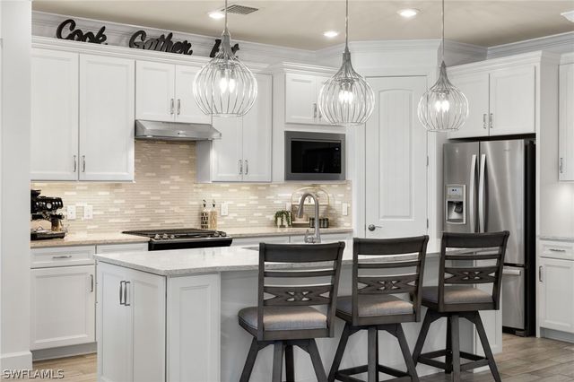 7545 Geranium WAY, Naples, FL 34114