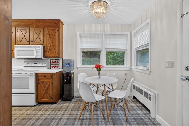 213 Salem St, Andover, MA 01810