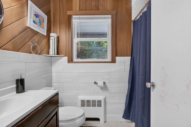 213 Salem St, Andover, MA 01810