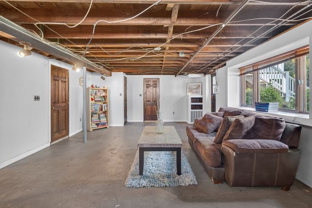 213 Salem St, Andover, MA 01810