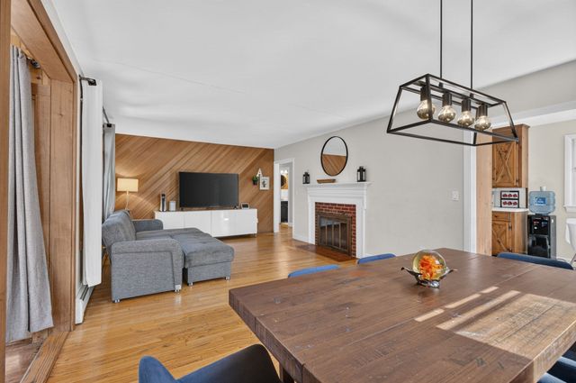 213 Salem St, Andover, MA 01810
