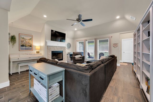 1313 Ridgeview Drive, Weatherford, TX 76086