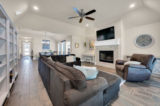 1313 Ridgeview Drive, Weatherford, TX 76086