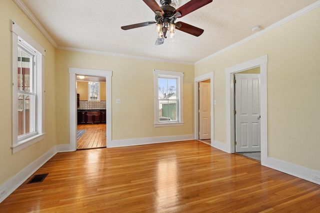 16 Washington St, Chelmsford, MA 01863