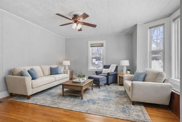 16 Washington St, Chelmsford, MA 01863