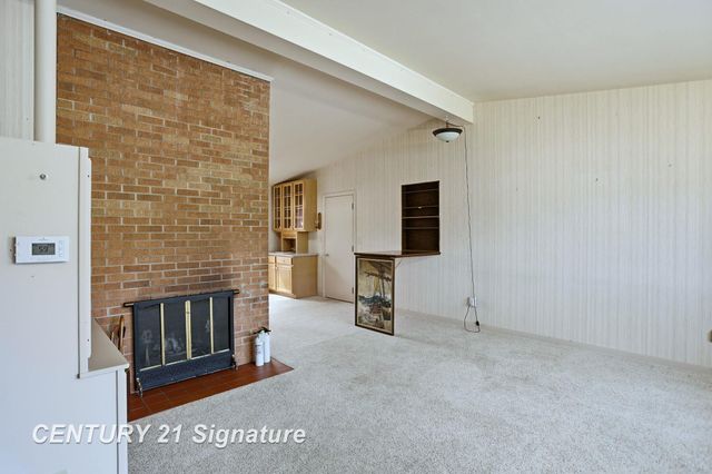 2025 Carman Drive, Saginaw, MI 48602