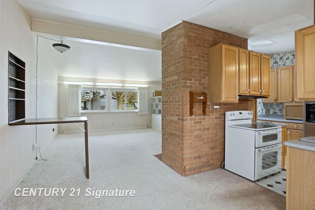 2025 Carman Drive, Saginaw, MI 48602