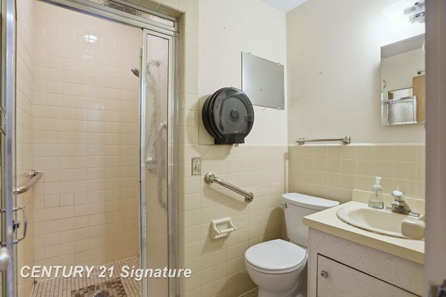 2025 Carman Drive, Saginaw, MI 48602