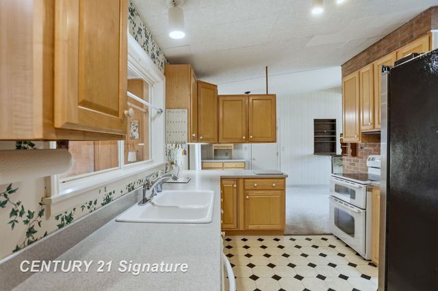 2025 Carman Drive, Saginaw, MI 48602