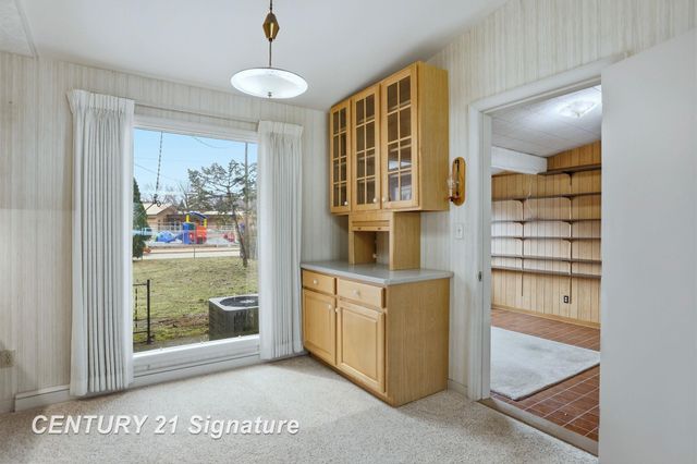 2025 Carman Drive, Saginaw, MI 48602