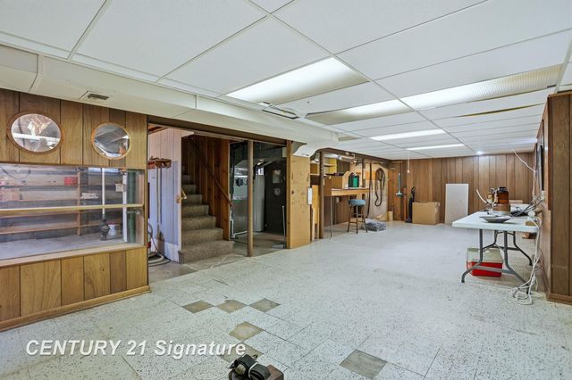 2025 Carman Drive, Saginaw, MI 48602