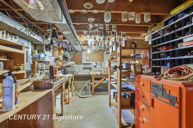 2025 Carman Drive, Saginaw, MI 48602