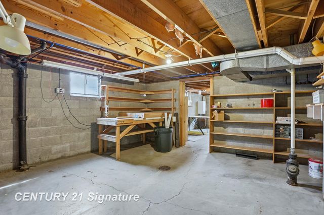 2025 Carman Drive, Saginaw, MI 48602